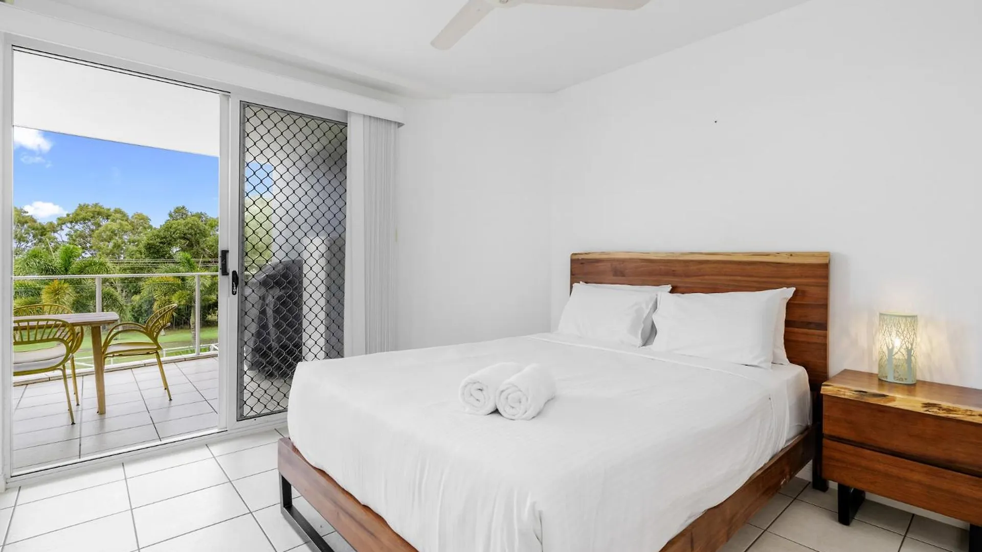 Tingeera Bespoke Beachfront Apartments Hervey Bay