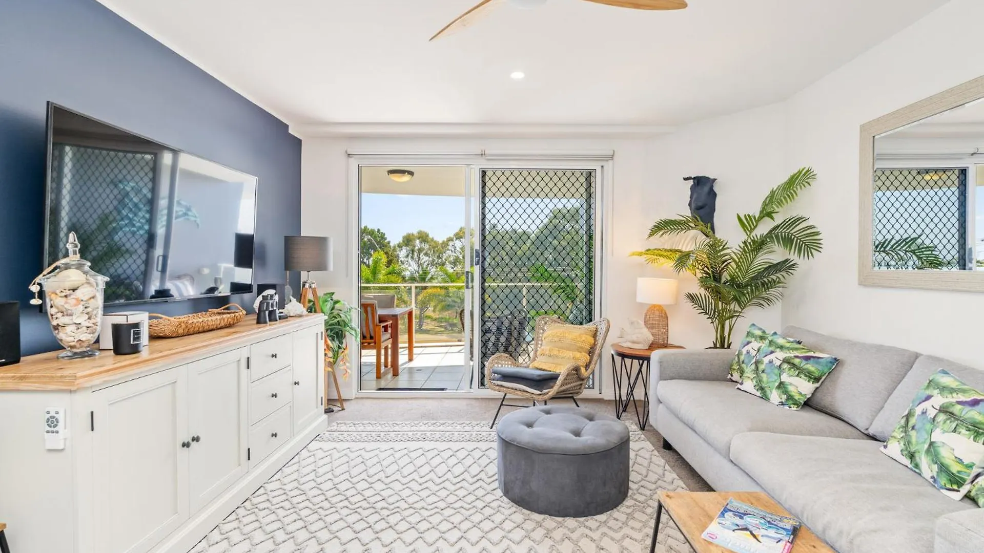 Tingeera Bespoke Beachfront Apartments Hervey Bay Aparthotel
