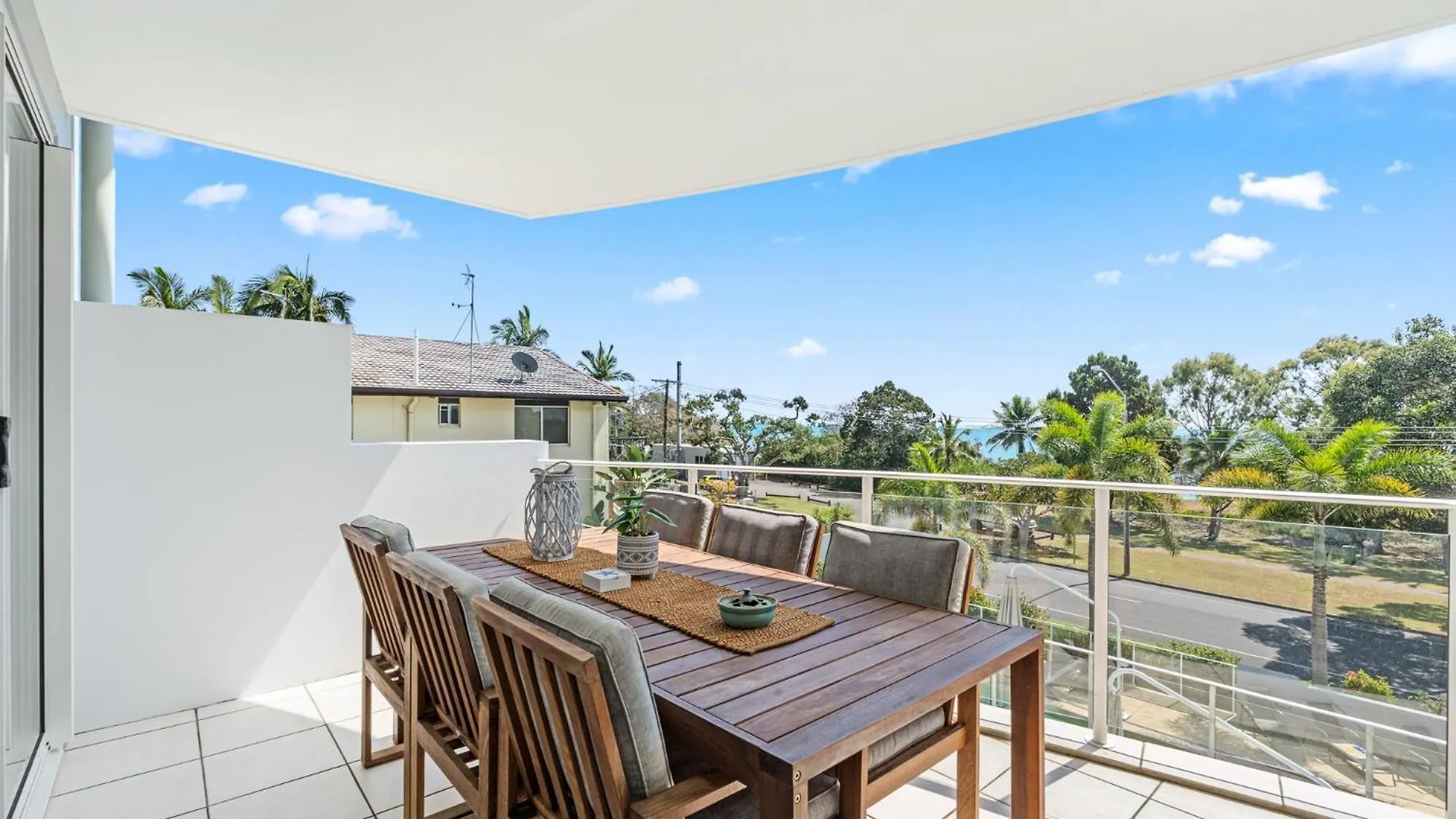 Tingeera Bespoke Beachfront Apartments Hervey Bay Aparthotel