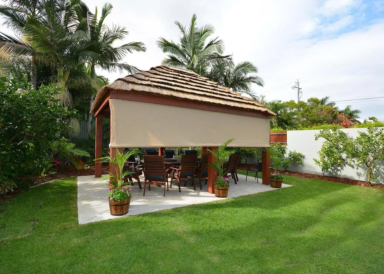 Aparthotel Tingeera Bespoke Beachfront Apartments Hervey Bay Australia